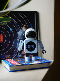 Steepletone ASTRONAUTE KIDS BEDSIDE ALARM CLOCK