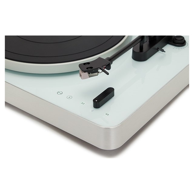 Aiwa Premium Belt-Drive Turntable APX-680BT